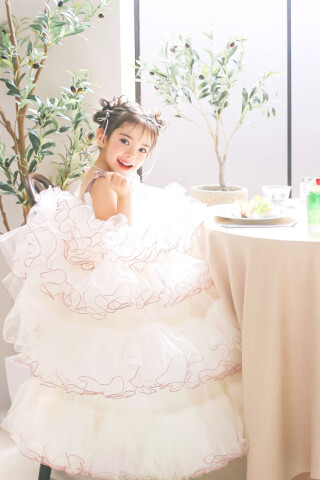３歳女子　ホワイトドレス