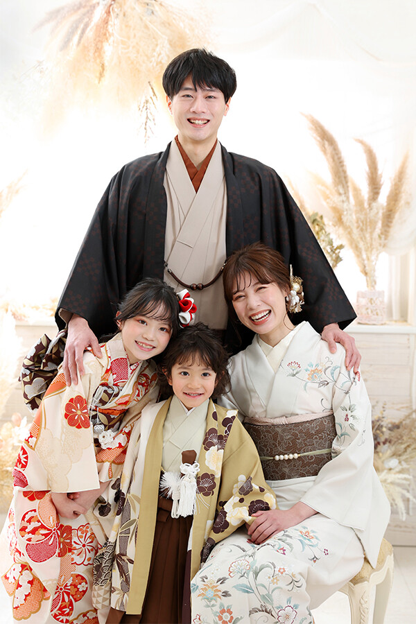 7歳女子・5歳男子・ママ着物の衣装画像1