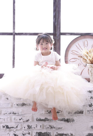 白のシフォンドレス