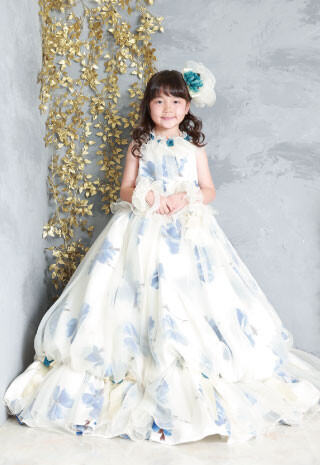 ふんわりバルーンの青い花柄ドレス