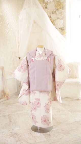 ３歳【おしゃれママに人気】どこから見ても可愛い、ナチュラル着物