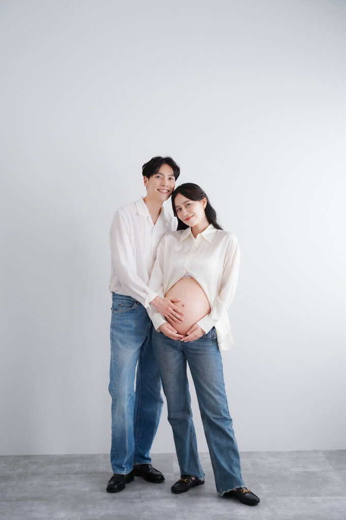 夫婦でマタニティフォト♡の衣装画像1