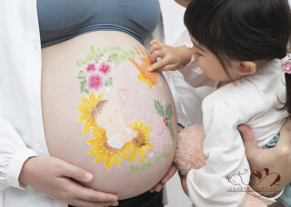 家族の誕生月の花を