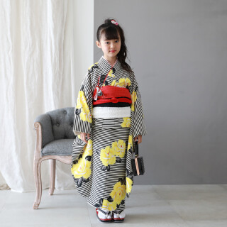 七五三 着物 7歳 四つ身着物23点セット「白・黒のストライプに黄色の花柄」